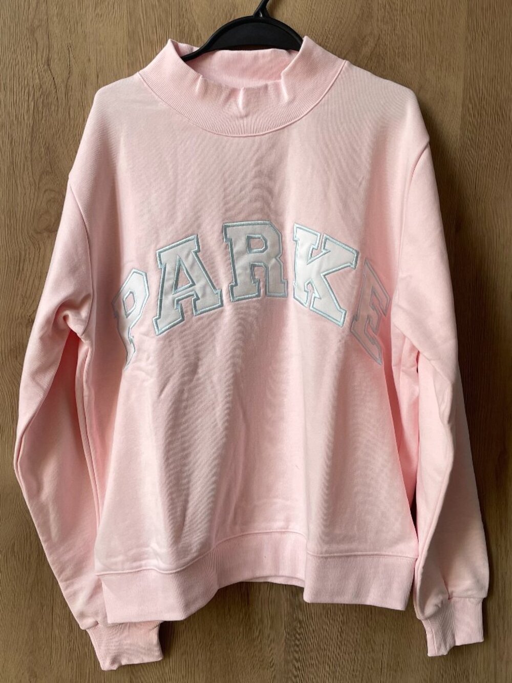 ✨PARKE Pink Mock Neck Varsity Letter Crewneck Sweatshirt